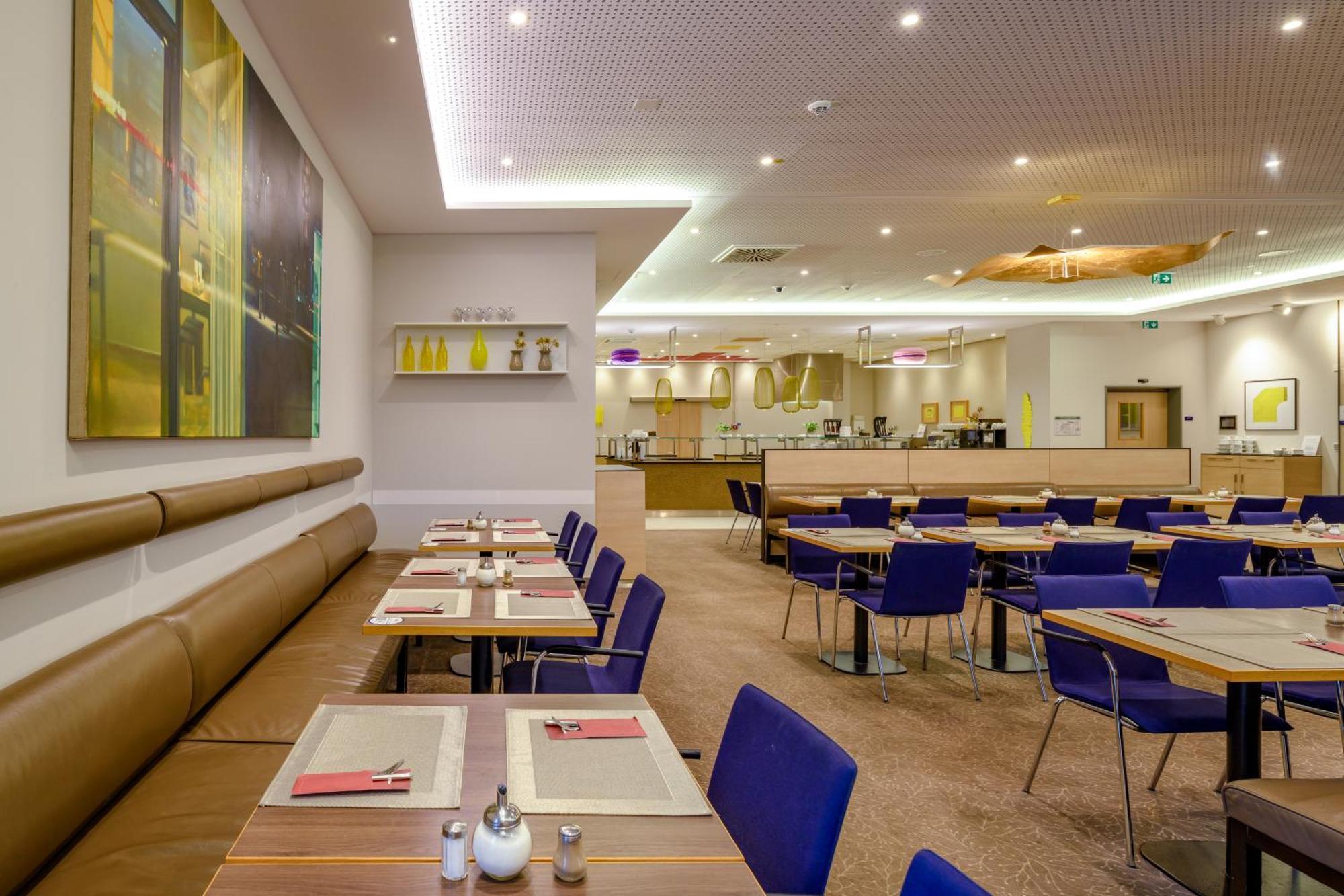 Novotel Centre Hotel 4*
